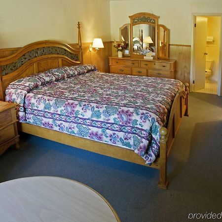 Americas Best Value Inn - 체서피크 객실 사진